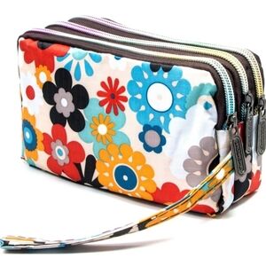 ❤️🧡Large Capacity Floral Multi-Color Wristlet❤️🧡/NIP
